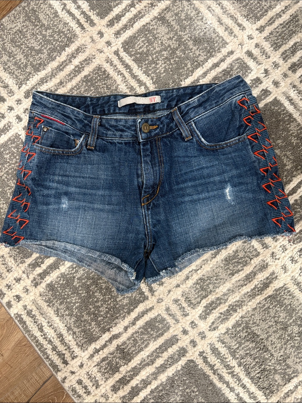 It jean shorts